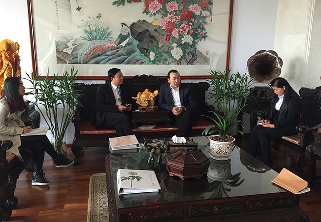 6新聞-14中國民營醫藥連鎖老大鴻翔一心堂牽手李華清重塑品牌新形象_03-04