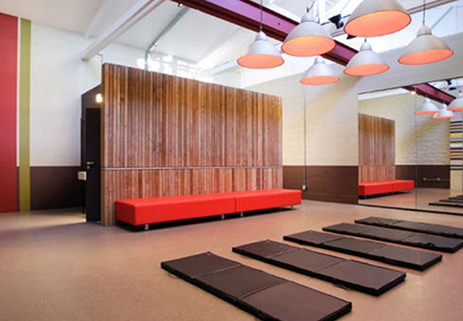 6新聞-16法國設計公司到訪李華清_03-08